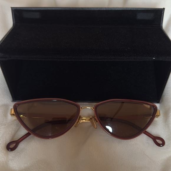 ANWULI EYEWEAR Amara Sunglasses | Plum & Gold | OS - Picture 2 of 4